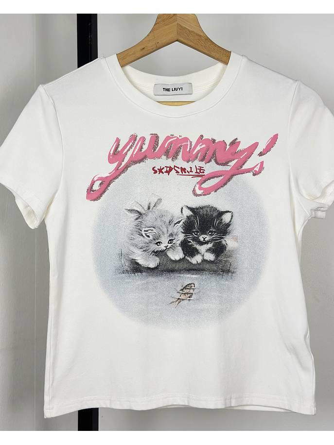 Polera blanca estampada 2