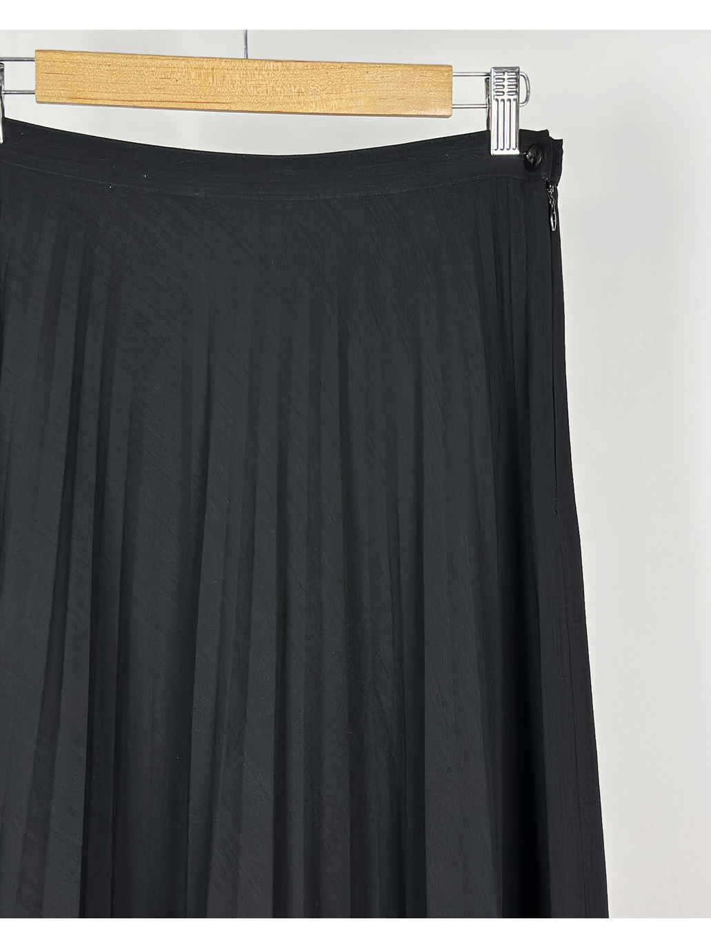 Falda negra plisada 3