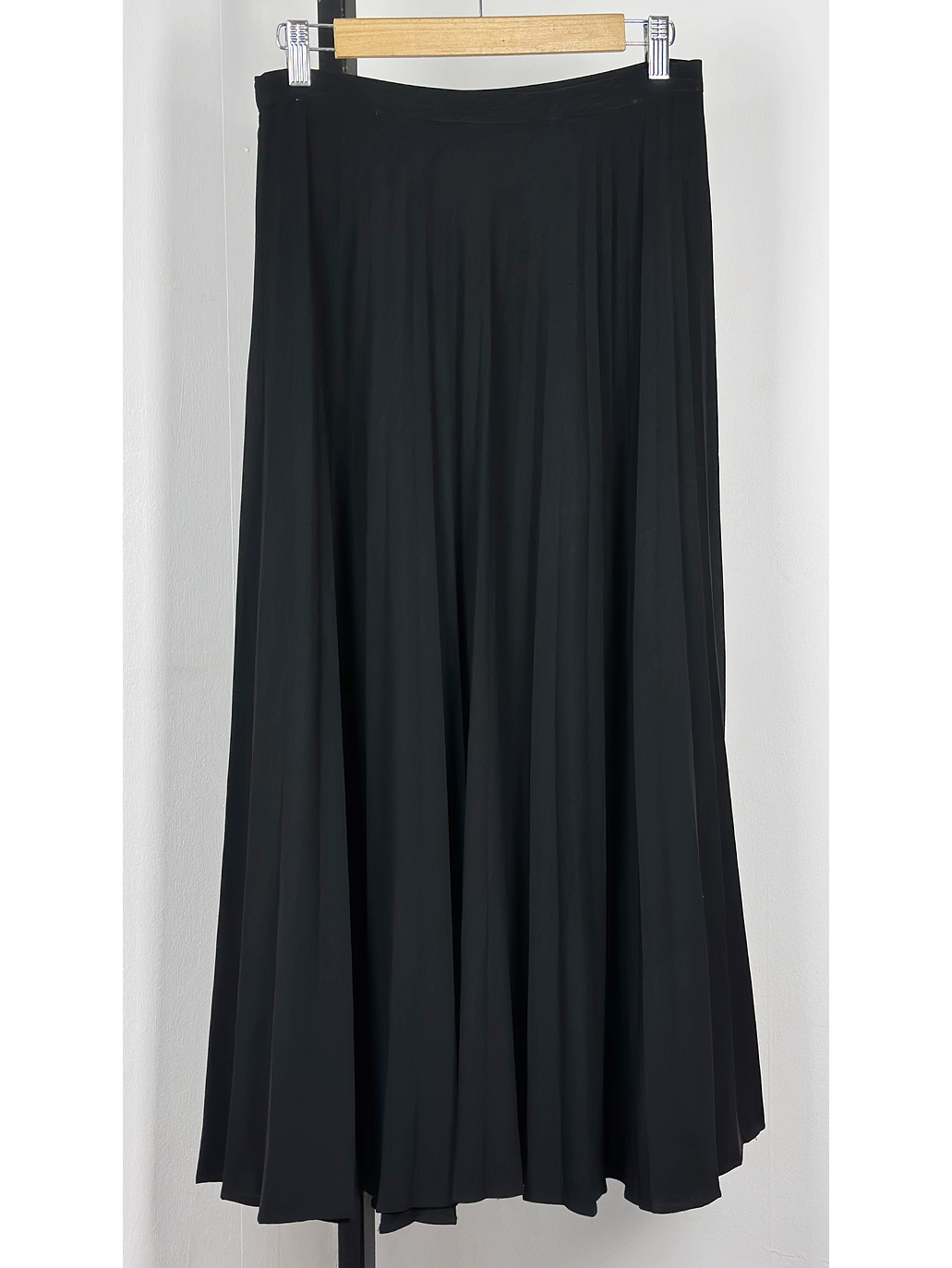 Falda negra plisada 2
