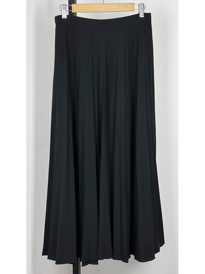 Falda negra plisada 2