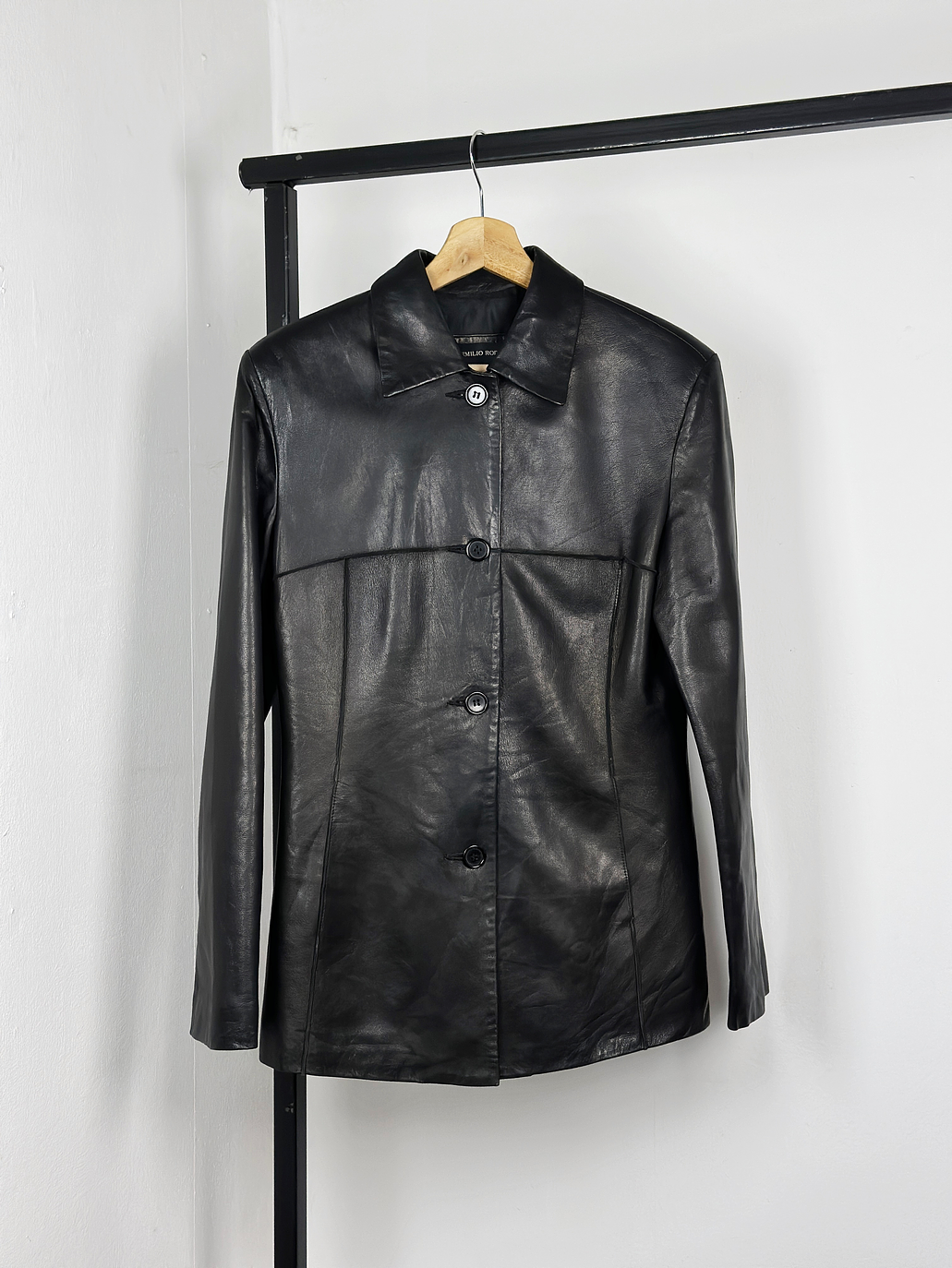 Chaqueta de cuero negra 4