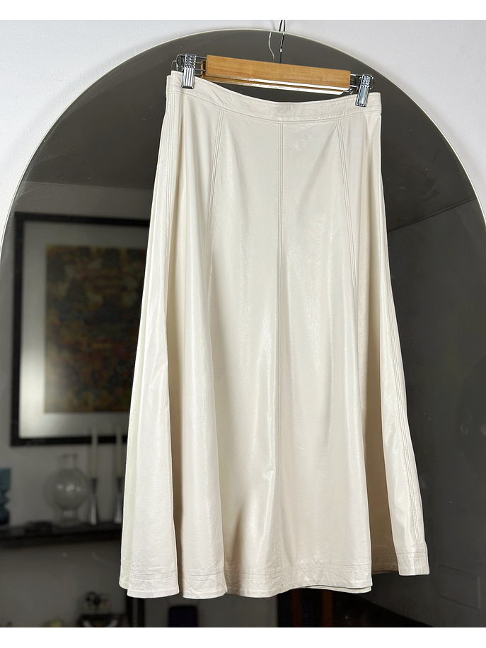 Falda cuerina marfil 1