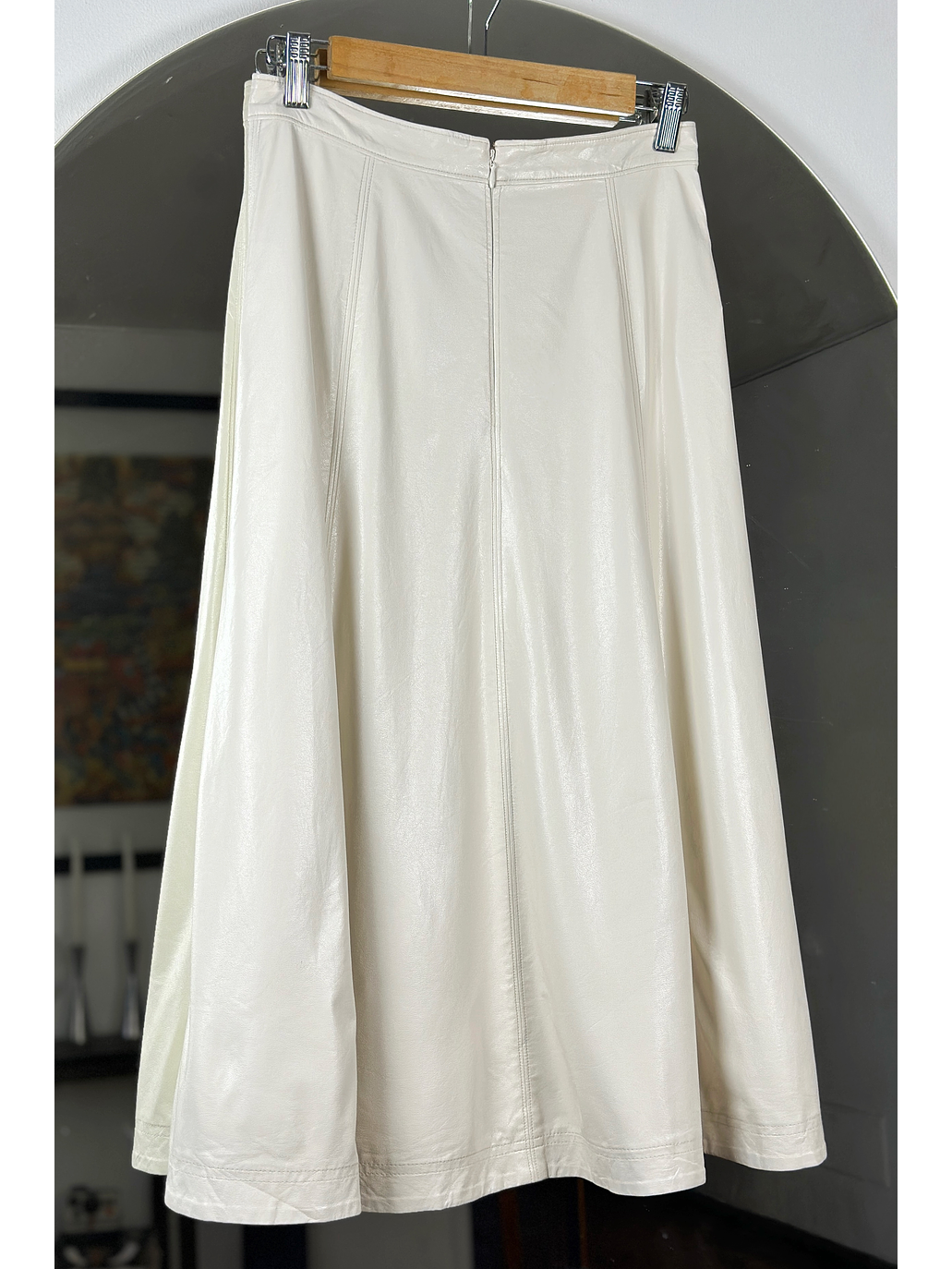 Falda cuerina marfil 4