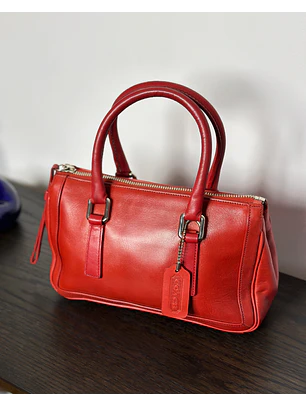 Cartera de mano roja