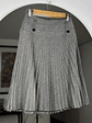 Falda gris plisada - Miniatura 1