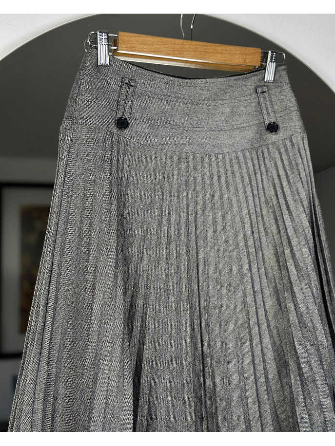 Falda gris plisada 2