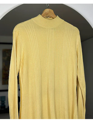 Suéter amarillo seda
