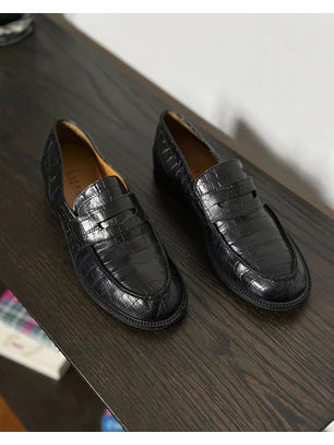Mocasín negro cuero