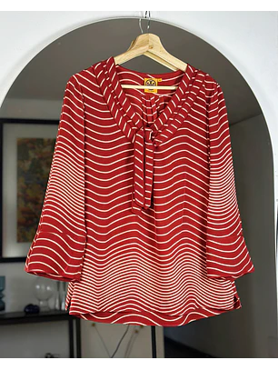 Blusa de seda rayada