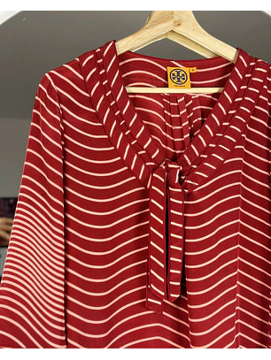 Blusa de seda rayada