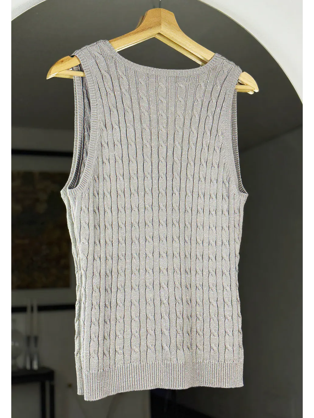 Chaleco gris con brillos 3