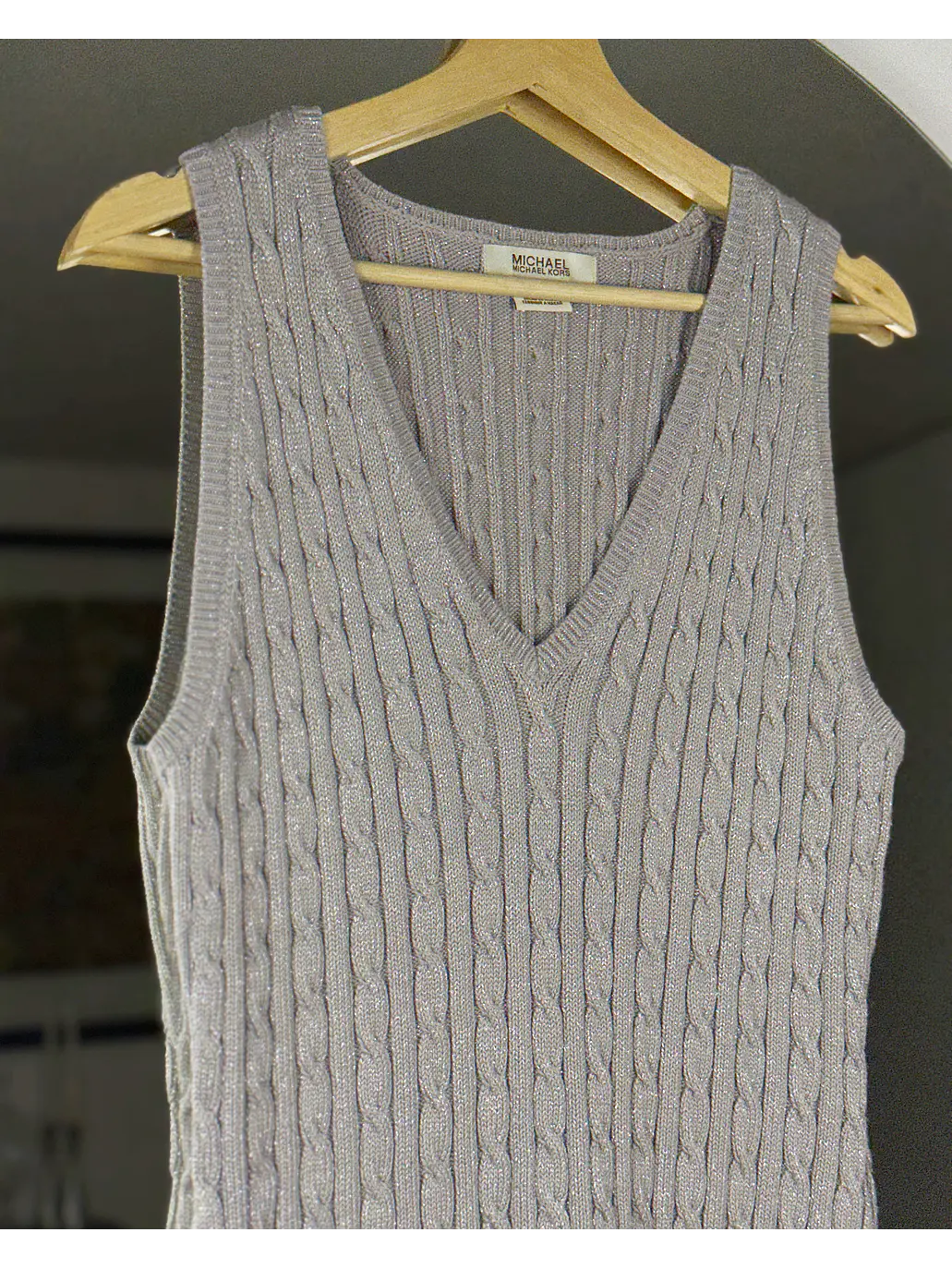 Chaleco gris con brillos 2