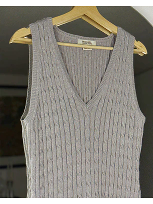 Chaleco gris con brillos