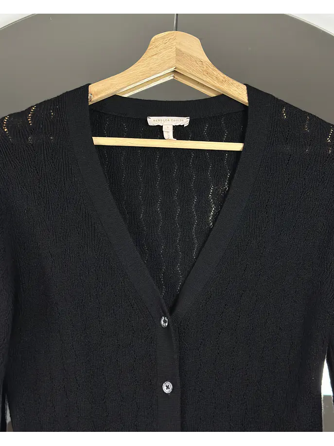 Cardigan negro de lana calado 3