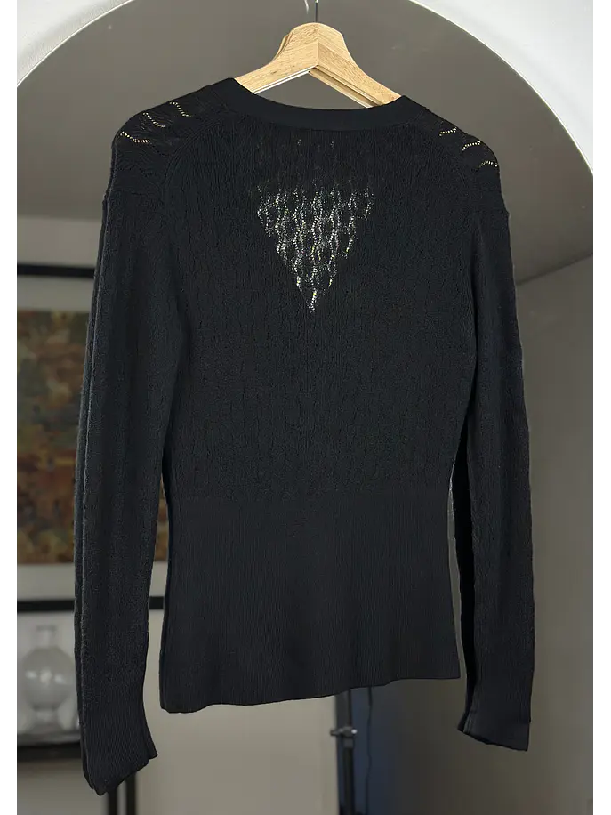 Cardigan negro de lana calado 4