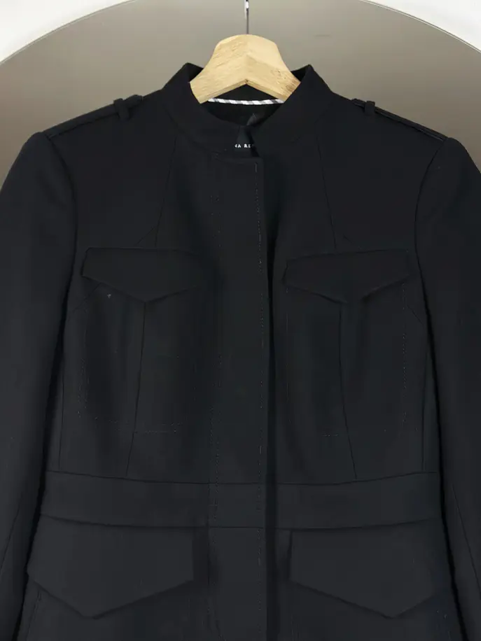 Blazer de lana estilo militar 3