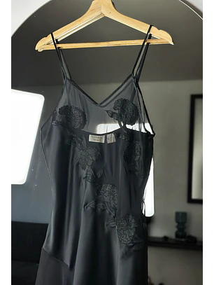 Vestido lencero negro