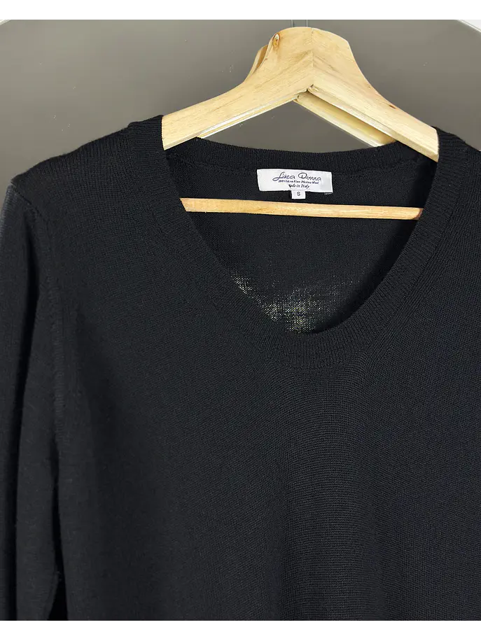 Chaleco negro de lana 5