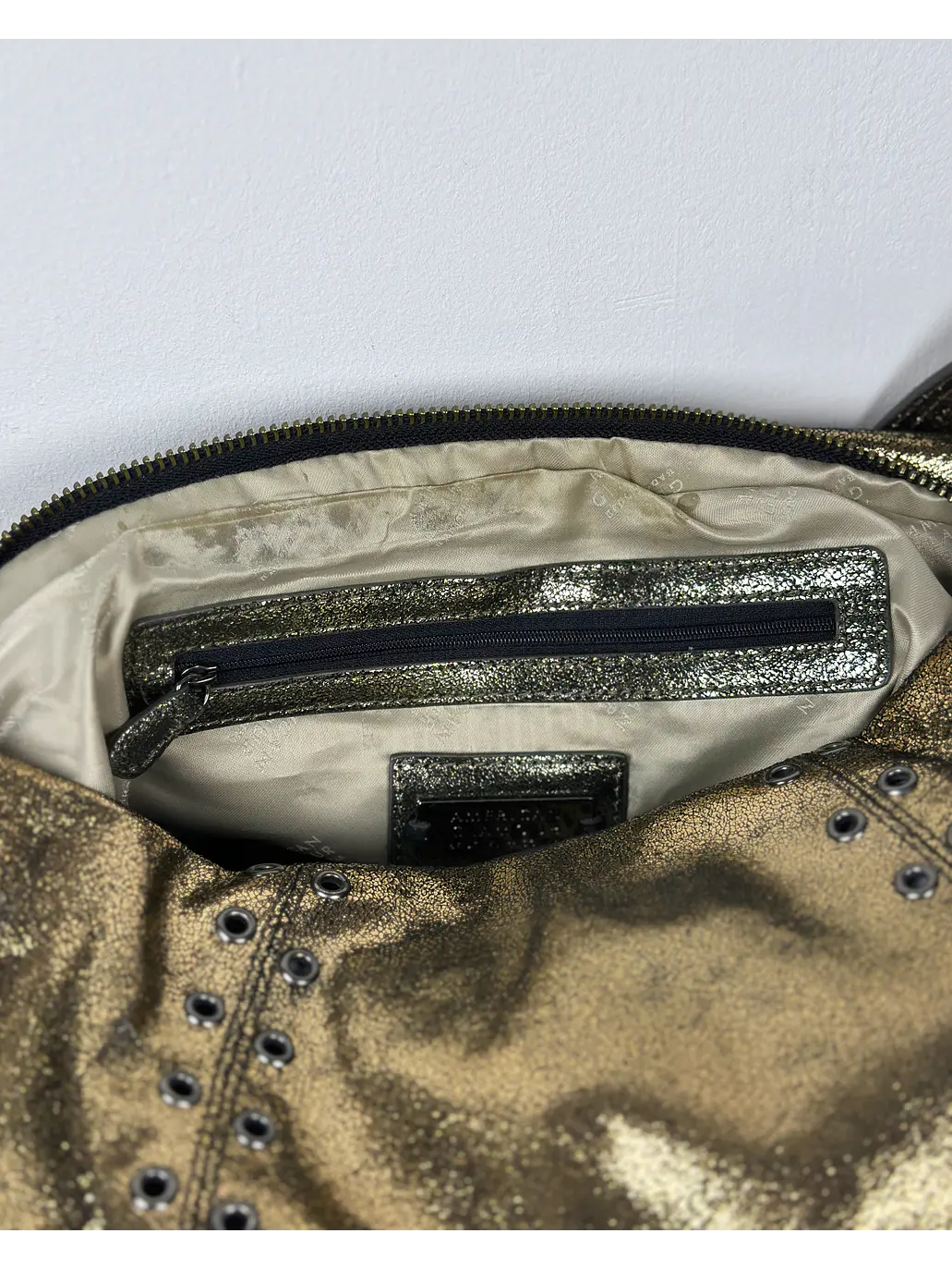 Bolso metalizado de cuero 10