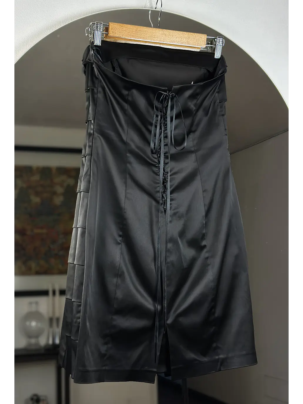 Vestido strapless negro satinado 3