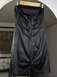 Vestido strapless negro satinado - Miniatura 3