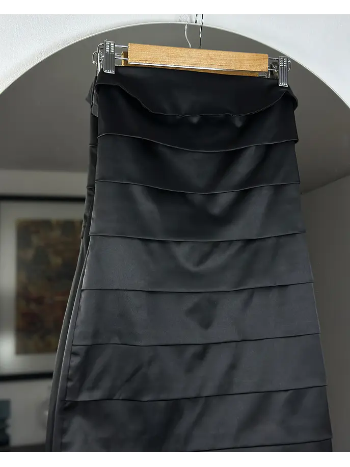 Vestido strapless negro satinado 2