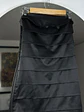 Vestido strapless negro satinado - Miniatura 2