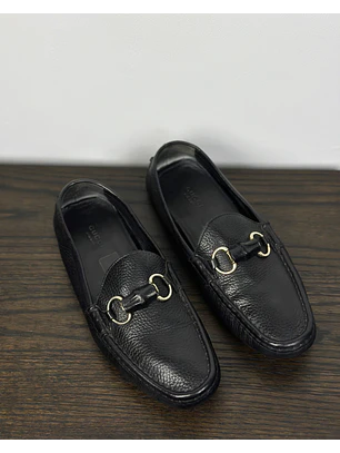 Mocasín negro de cuero 