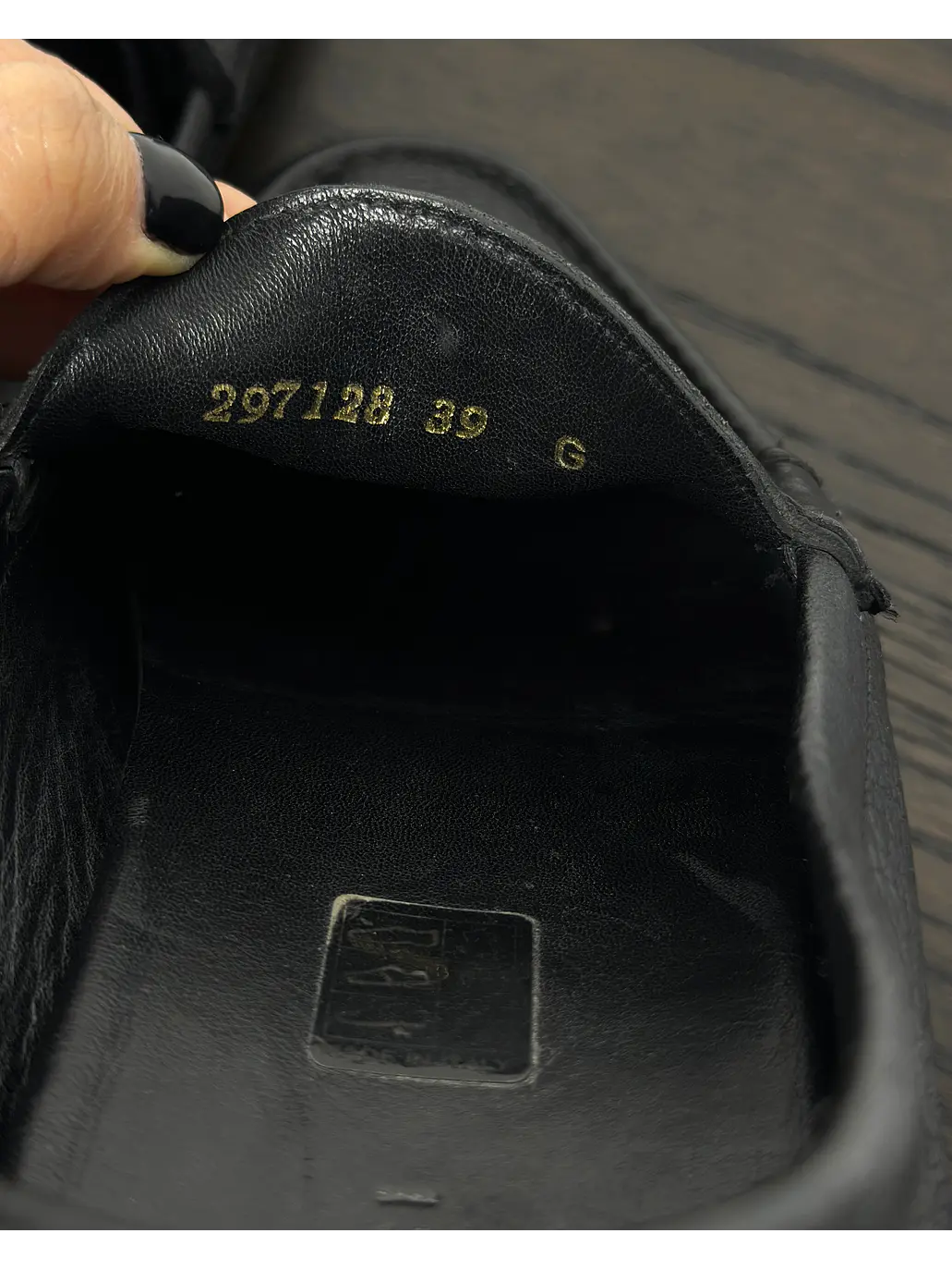 Mocasín negro de cuero  6