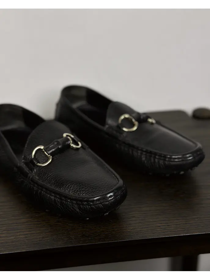 Mocasín negro de cuero  4