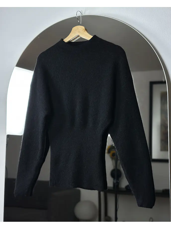 Chaleco negro acinturado 4