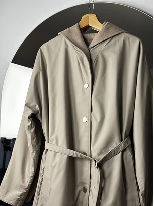 Abrigo beige reversible