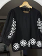 Blusa negra floreada - Miniatura 2
