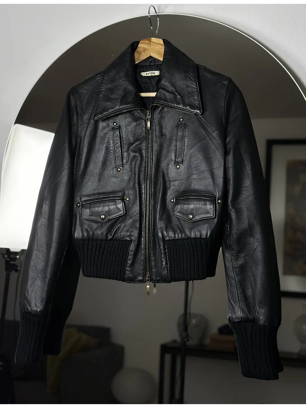 Chaqueta negra de cuero 1