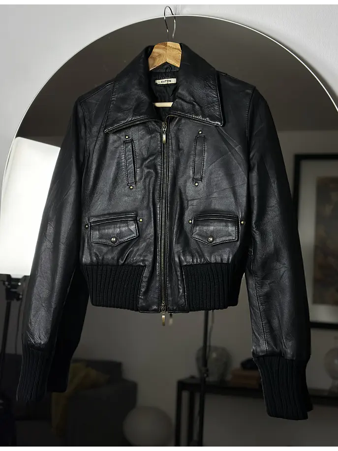 Chaqueta negra de cuero 1