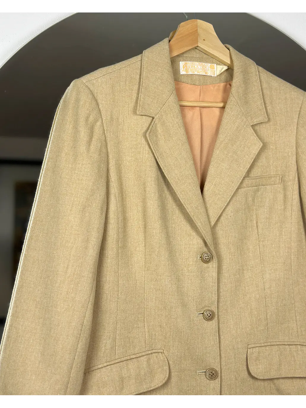 Blazer de lana beige 2