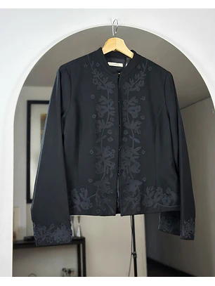 Blazer de lana bordado