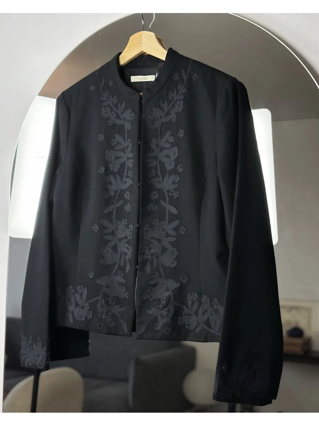 Blazer de lana bordado 4