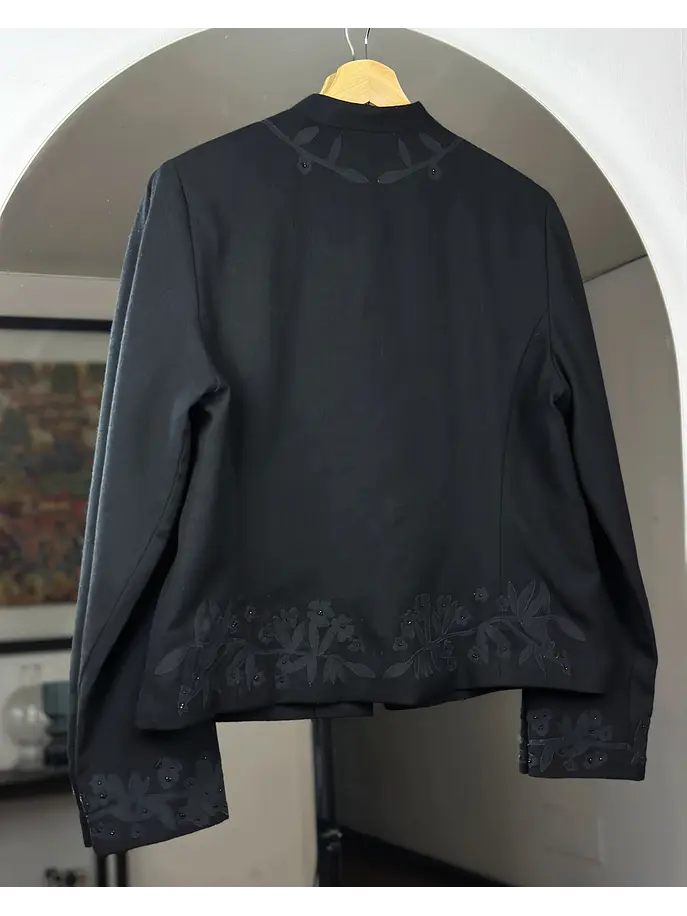 Blazer de lana bordado 5