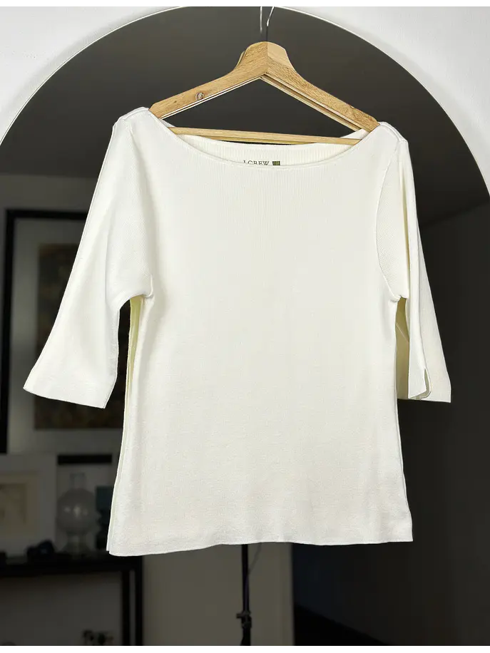 Polera blanca cuello bote 1