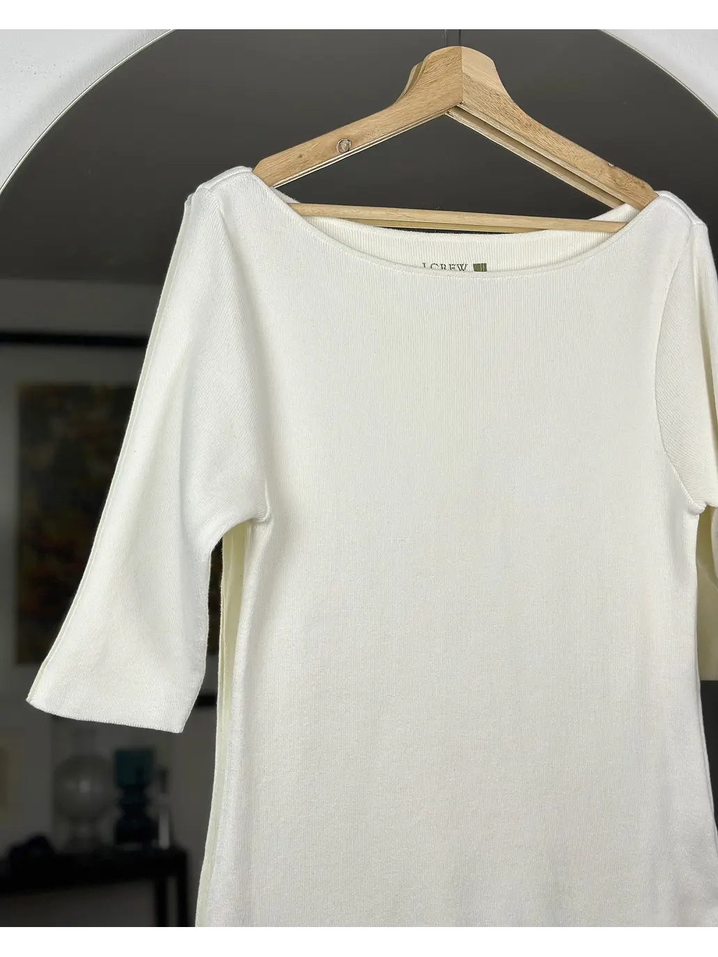 Polera blanca cuello bote 2