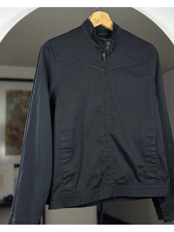 Chaqueta negra entallada  2