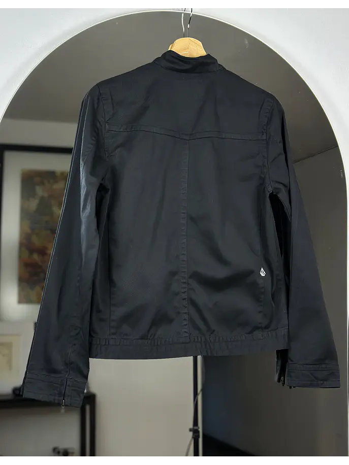 Chaqueta negra entallada  3