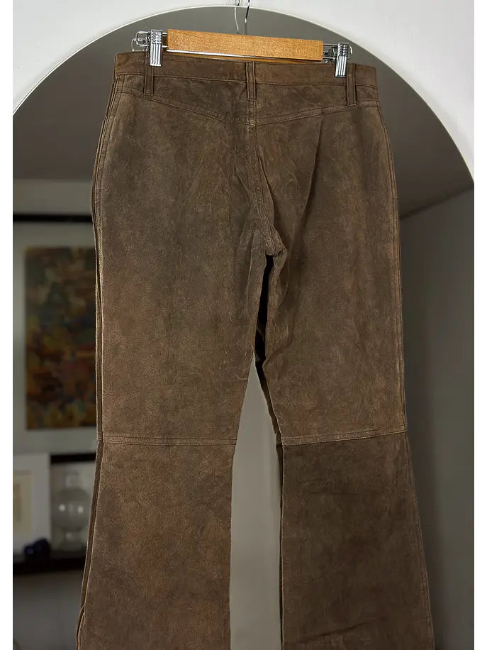 Pantalón café de gamuza 7