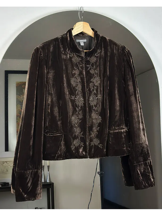 Chaqueta plush bordada  1