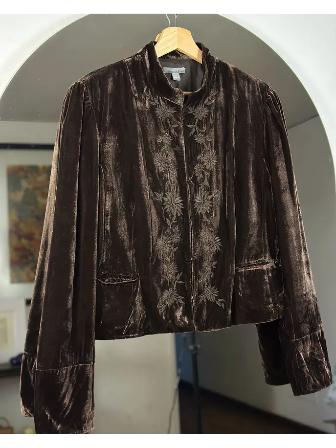 Chaqueta plush bordada  4