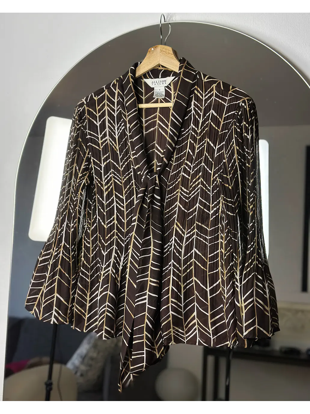 Blusa cafe plisada 1