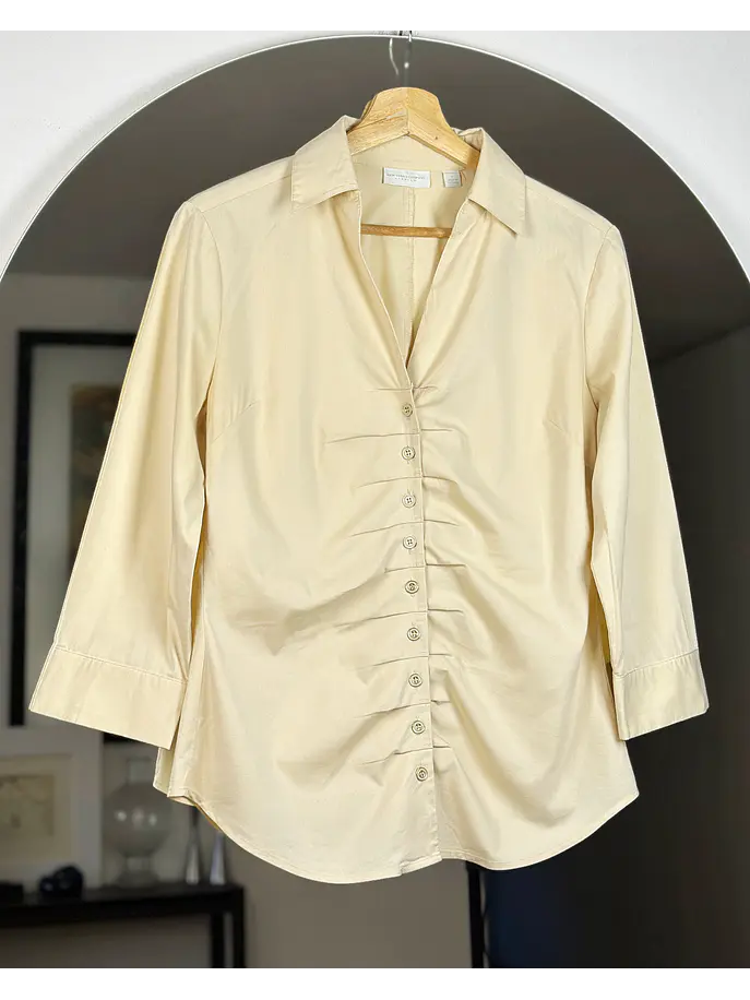 Camisa beige drapeada 1