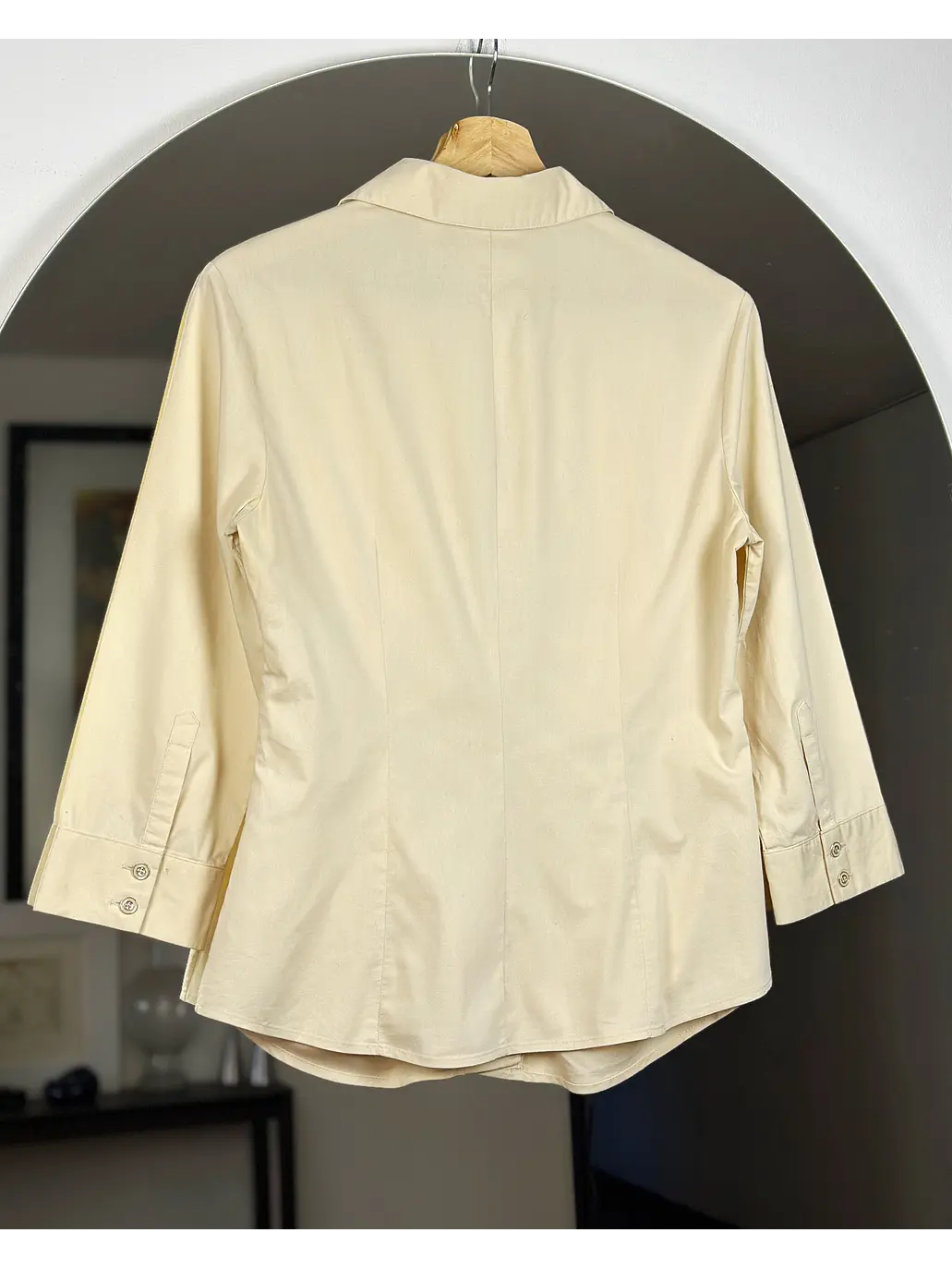 Camisa beige drapeada 3