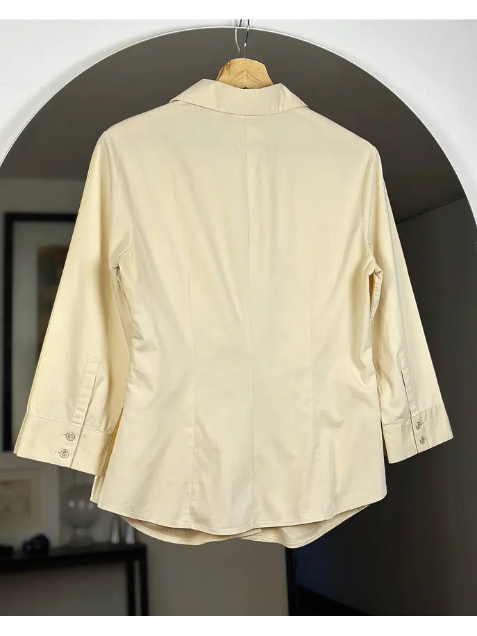 Camisa beige drapeada 3